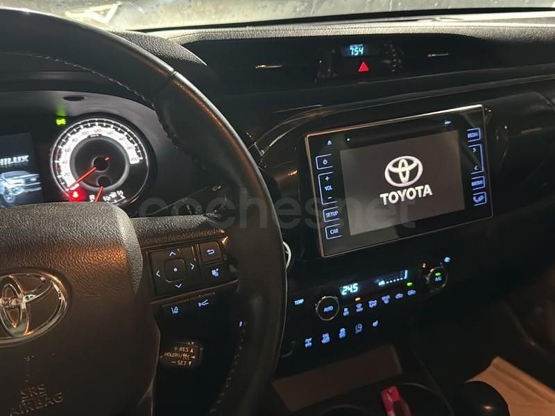 Usado Toyota HiLux 150 CV (110 kW) 2020 Granate Pickup/Camioneta