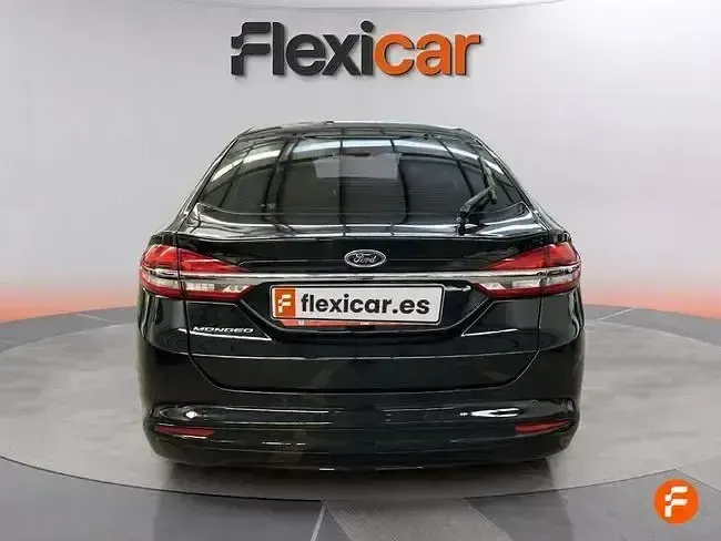 Usado Ford Mondeo Titanium 165 CV (121 kW) 2019 Negro Berlina