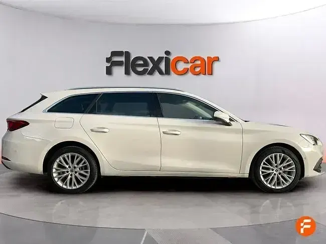Usado Seat Leon FR 204 CV (150 kW) 2021 Blanco Familiar