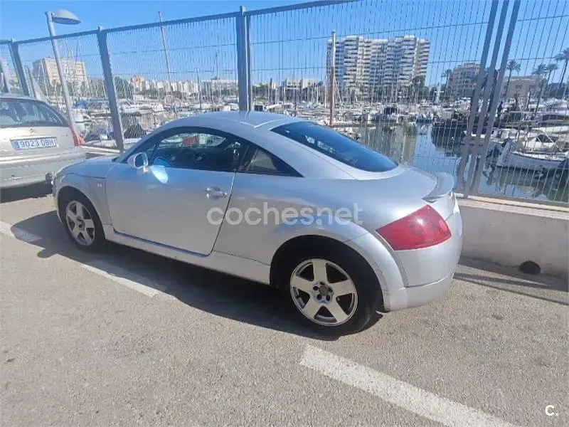 Usado Audi TT 180 CV (132 kW) 1999 Gris / plata Coupe