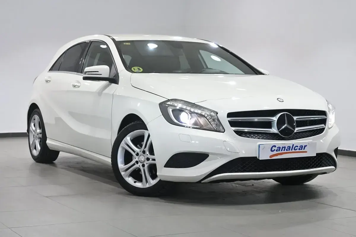 Usado Mercedes A180 Urban 109 CV (80 kW) 2014 Blanco