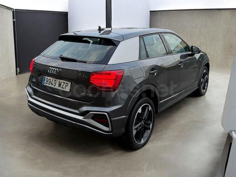 Usado Audi Q2 S-Line 116 CV (85 kW) 2025 Gris / plata SUV