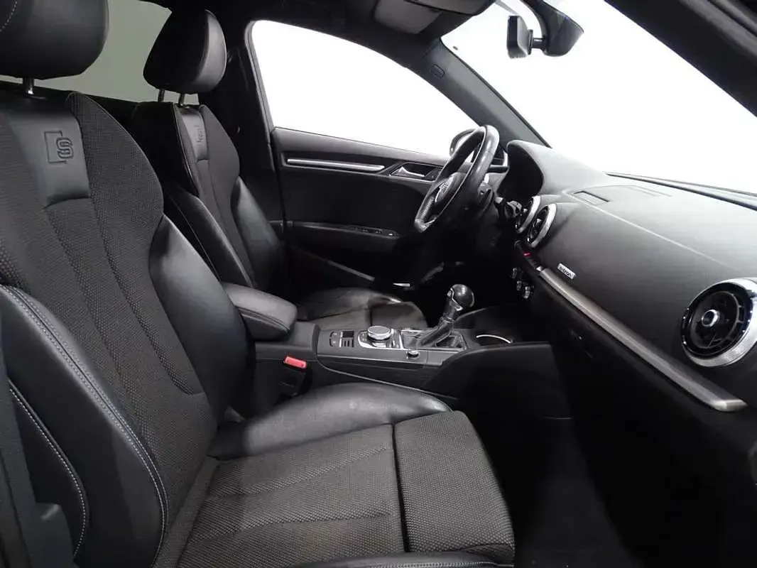 Usado Audi A3 Sportback e-tron S-Line 204 CV (150 kW) 2020 Negro Utilitario