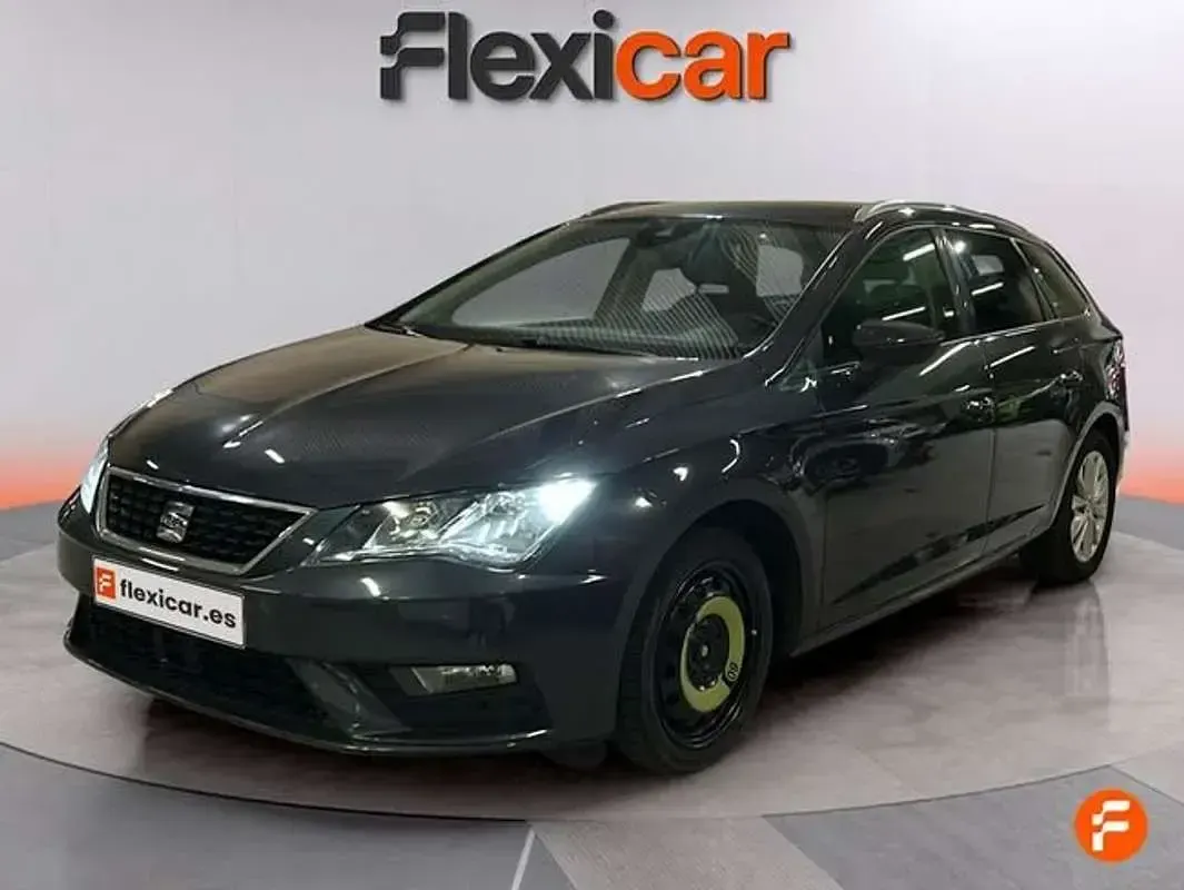 Usado Seat Leon ST Reference 116 HP (85 kW) 2019 Branco Carrinha