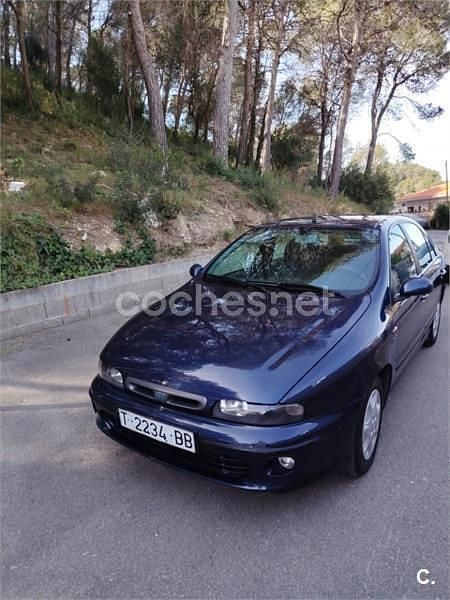 Usado Fiat Marea 105 CV (77 kW) 1999 Azul Berlina