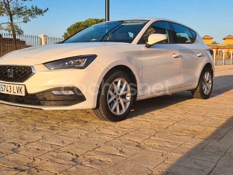 Usado Seat Leon Reference 115 CV (84 kW) 2021 Blanco Berlina
