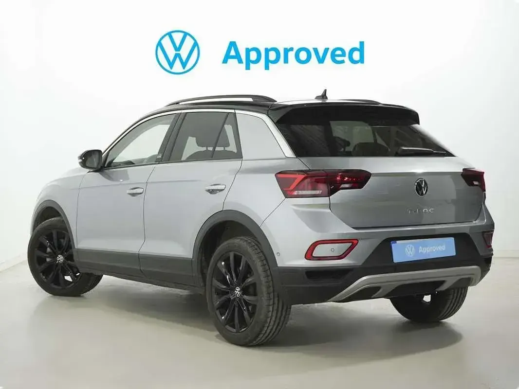 Usado VW T-Roc Life 150 CV (110 kW) 2023 Plateado SUV