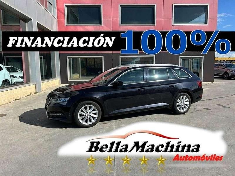 Negro Usado 2021 Skoda Superb Ambition Familiar | 15.975 € (Buen precio) - Imagen 1/4