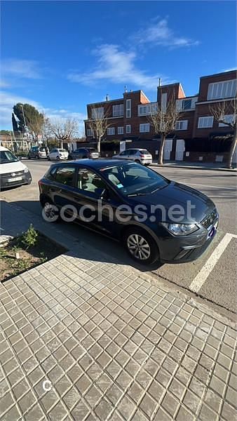 Usado Seat Ibiza Style Plus 90 CV (66 kW) 2019 Azul Berlina