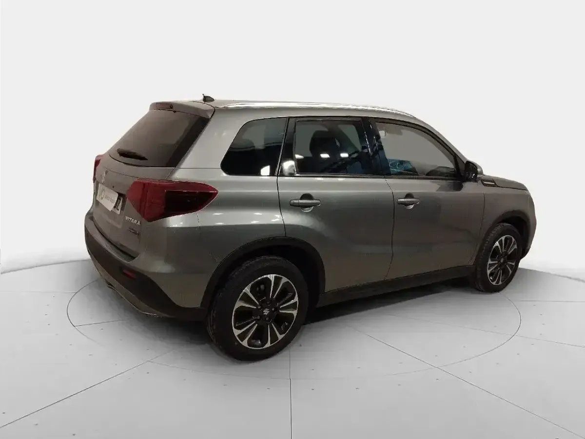 Usado Suzuki Vitara GLX 116 CV (85 kW) 2022 Gris SUV
