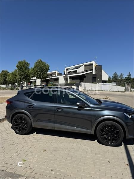 Usado Cupra Formentor 204 CV (150 kW) 2022 Gris / plata SUV