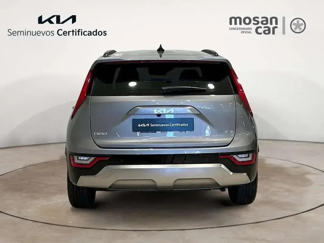 Usado Kia Niro 141 CV (103 kW) 2022 Gris SUV