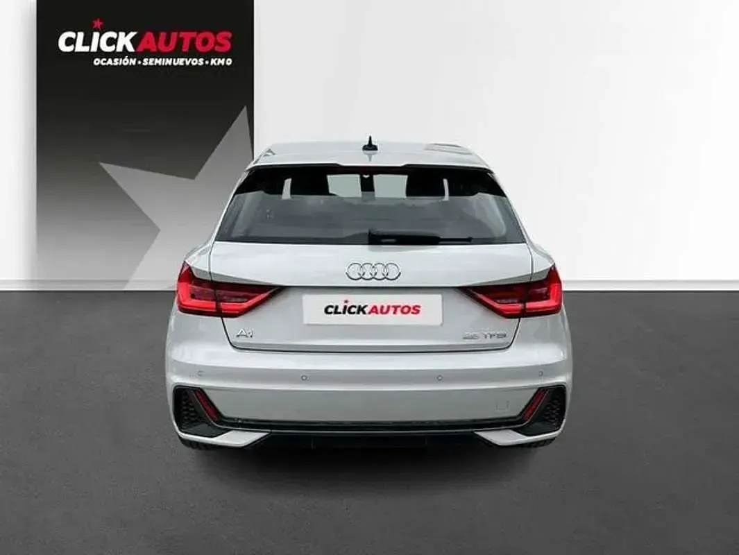 Usado Audi A1 Sportback Comfort 95 CV (69 kW) 2024 Plateado Utilitario