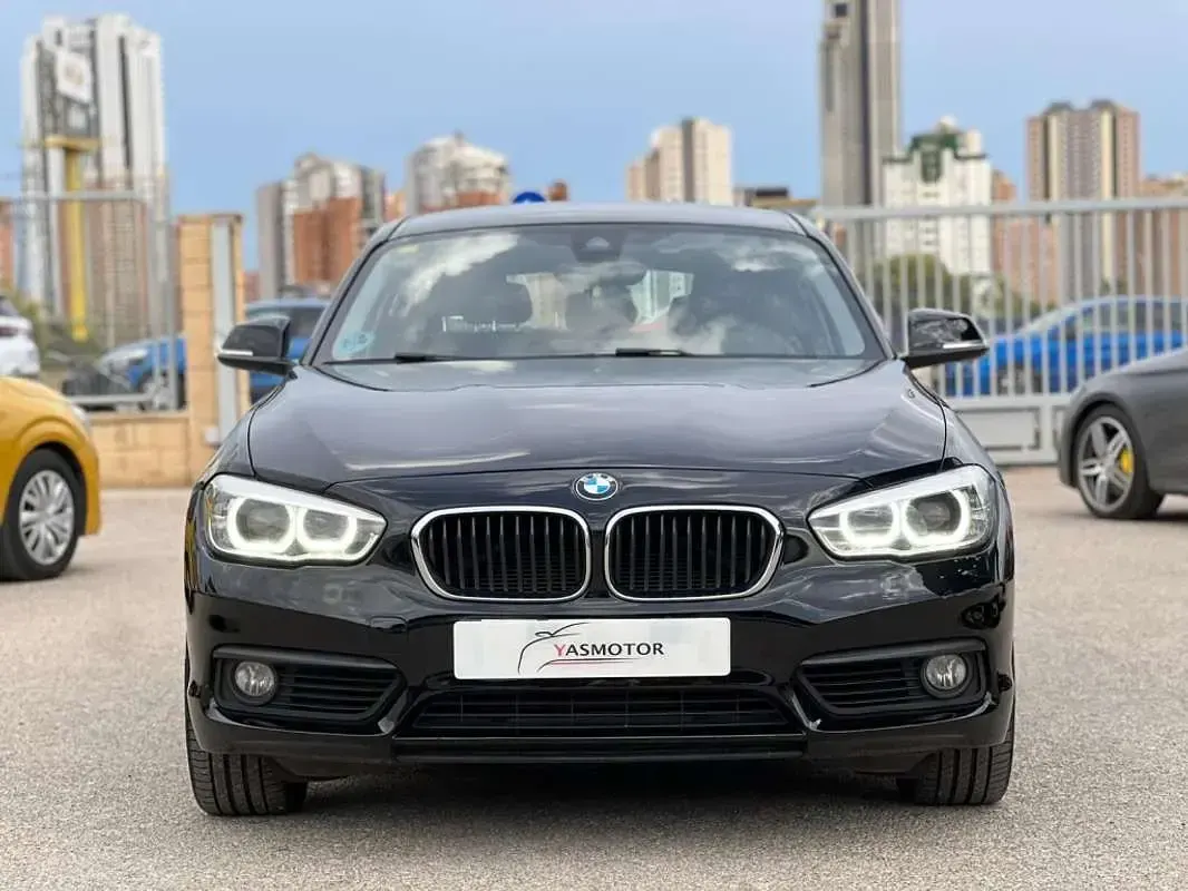 Usado BMW 118 150 CV (110 kW) 2016 Negro Utilitario