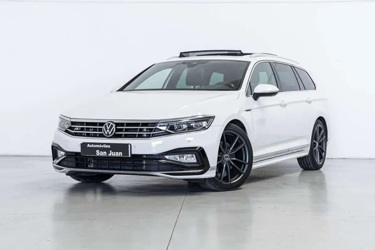 Usado VW Passat R-line 200 CV (147 kW) 2021 Blanco Familiar