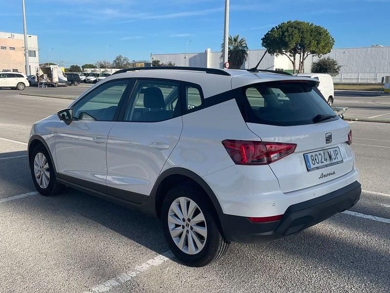 Usado Seat Arona Reference 95 CV (69 kW) 2022 Blanco SUV