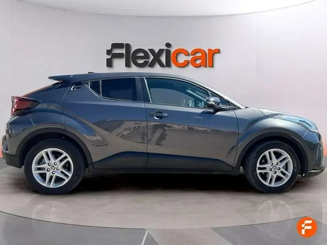 Usado Toyota C-HR Active 122 CV (89 kW) 2022 Gris SUV