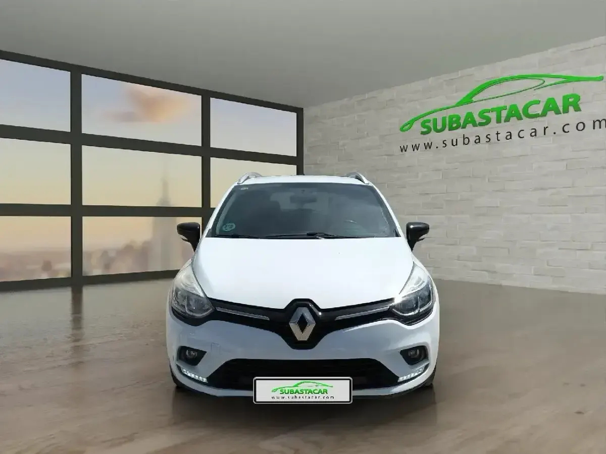 Usado Renault Clio LIMITED 90 CV (66 kW) 2018 Blanco Familiar