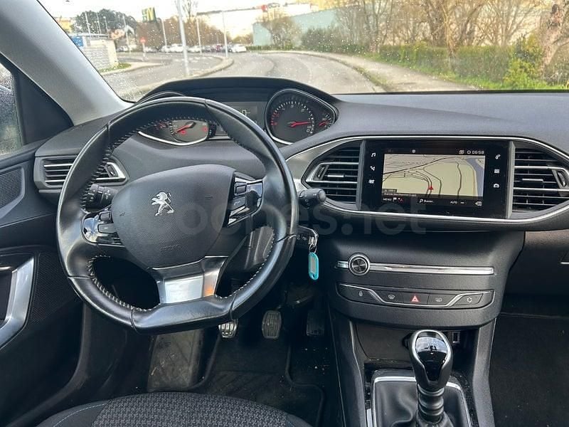 Usado Peugeot 308 Style 100 CV (73 kW) 2020 Azul Familiar