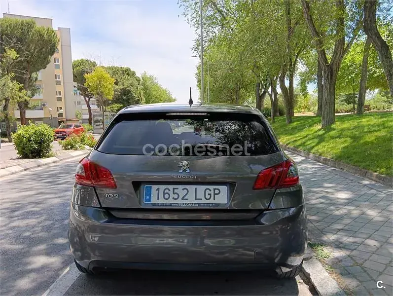 Usado Peugeot 308 Active 110 CV (80 kW) 2020 Negro Berlina