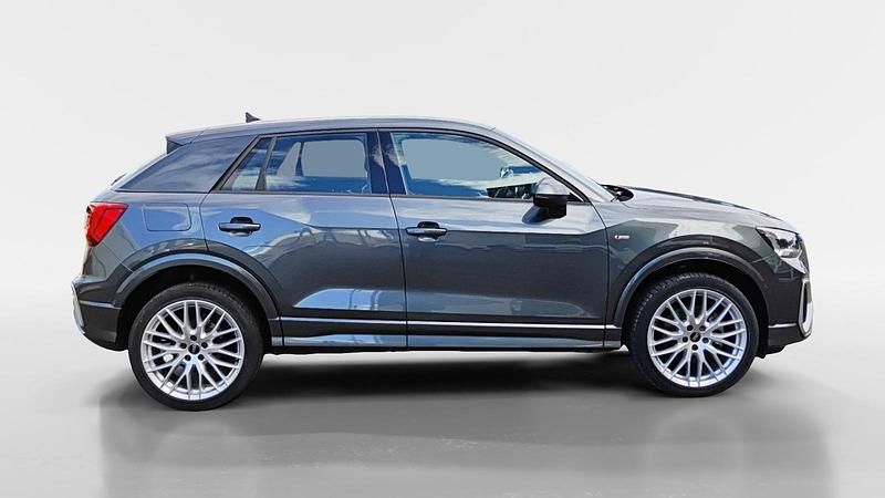 Usado Audi Q2 150 CV (110 kW) 2025 Gris SUV
