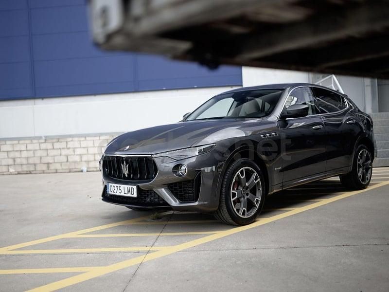 Usado Maserati Levante 275 CV (202 kW) 2021 Gris / plata SUV
