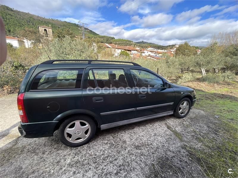 Usado Opel Astra Comfort 100 CV (73 kW) 2000 Verde Familiar