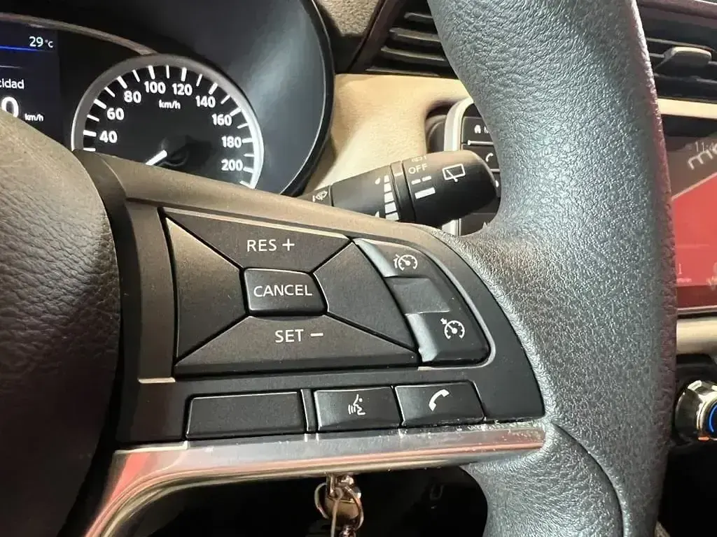 Usado Nissan Micra Acenta 100 CV (73 kW) 2020 Blanco Utilitario