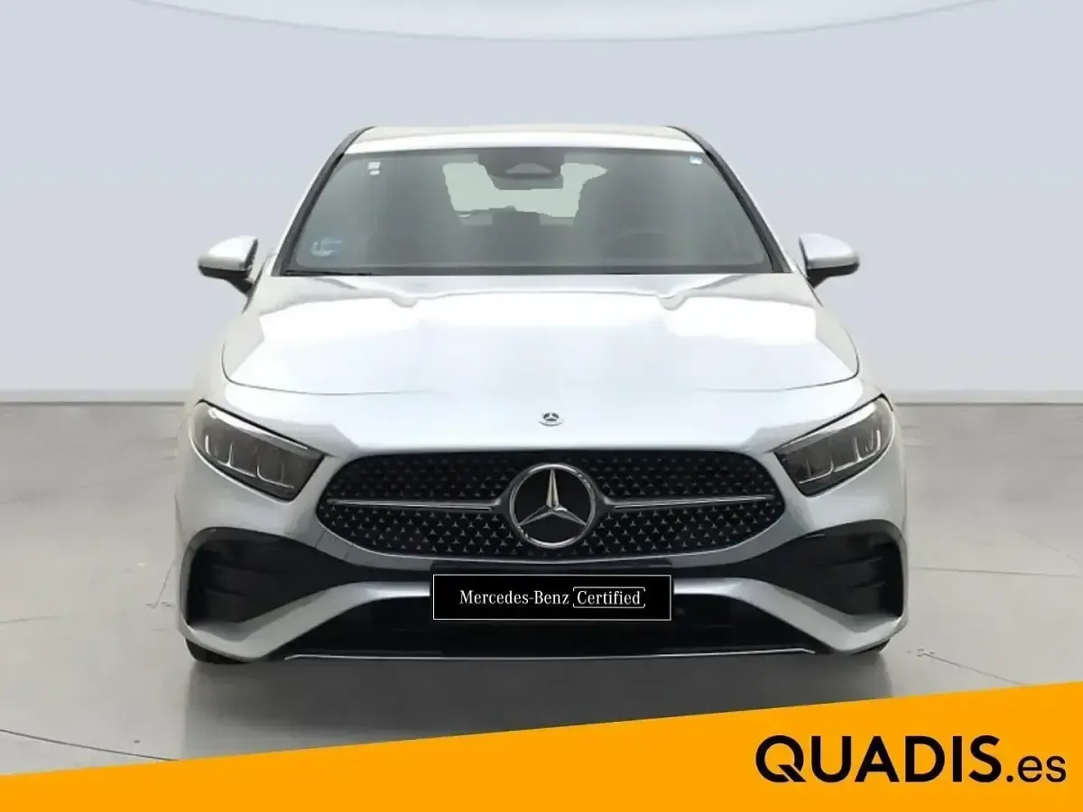 Usado Mercedes A180 136 CV (100 kW) 2025 Gris plata