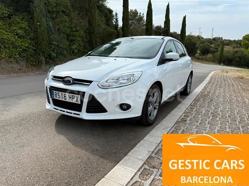 Blanco Usado 2013 Ford Focus Berlina | 8490 € (Precio justo) - Imagen 1/4