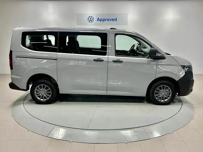 Nuevo VW Caravelle 110 CV (80 kW) 2025 Gris / plata Van