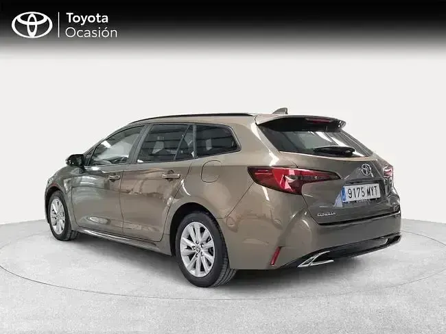 Usado Toyota Corolla Active 140 CV (102 kW) 2025 Marrón Familiar