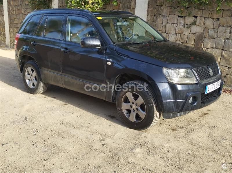 Usado Suzuki Grand Vitara 129 CV (94 kW) 2005 Negro SUV