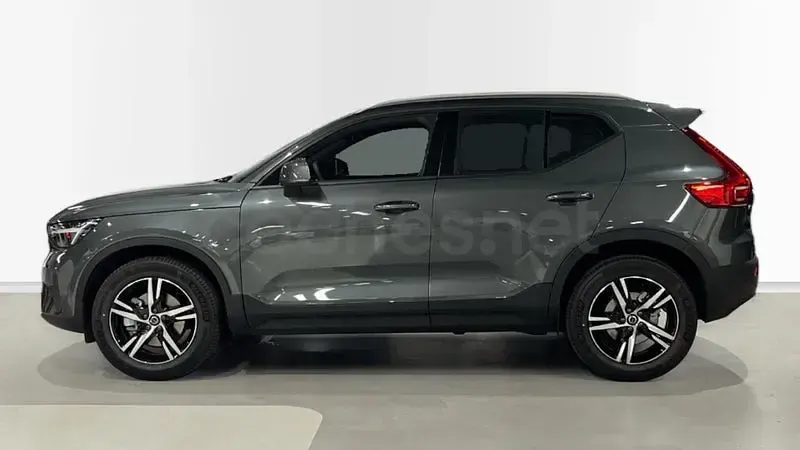 Nuevo Volvo XC40 Core 163 CV (119 kW) 2026 Gris / plata SUV