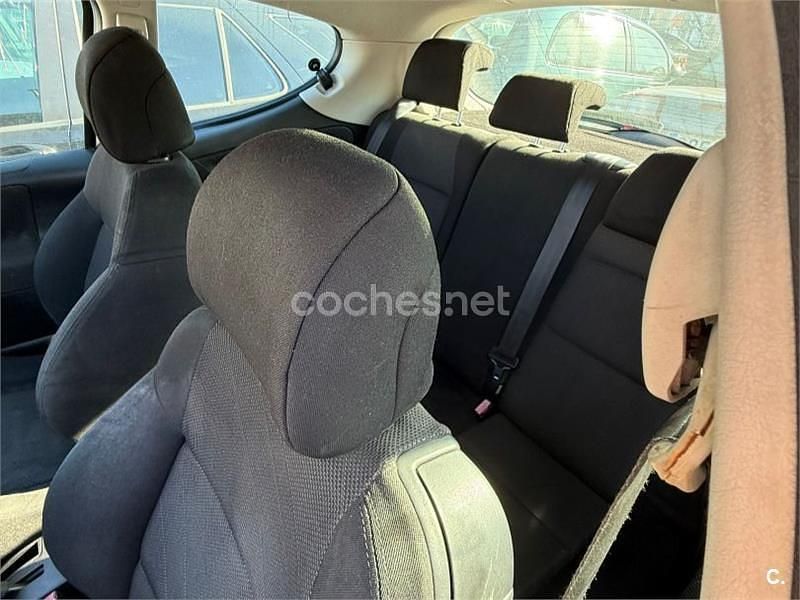 Usado Peugeot 207 95 CV (69 kW) 2007 Negro Berlina