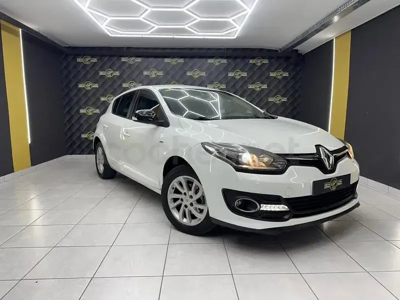 Usado Renault Mégane III LIMITED 115 CV (84 kW) 2015 Blanco Berlina