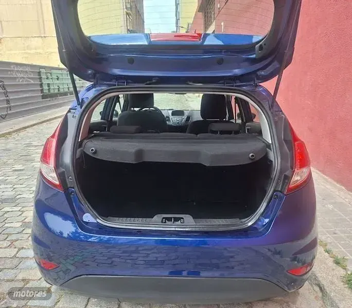 Usado Ford Fiesta Trend 74 CV (54 kW) 2016 Azul Utilitario