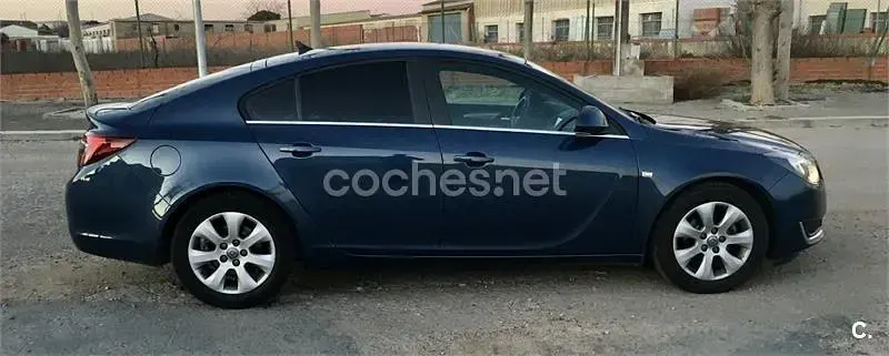 Usado Opel Insignia Business 136 CV (100 kW) 2017 Azul Berlina