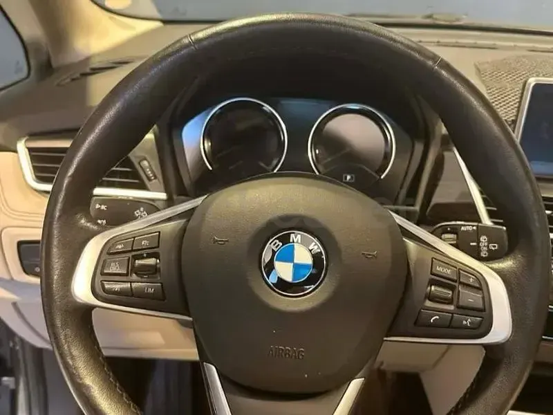 Usado BMW 225 Active Tourer iPerformance 224 CV (164 kW) 2020 Gris / plata Monovolumen