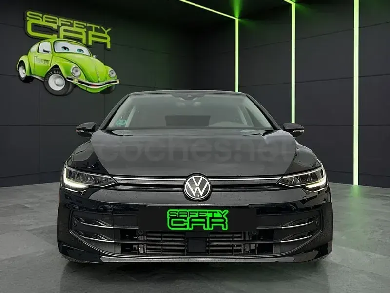 Begagnad VW Golf VIII 115 HK (84 kW) 2025 Svart Sedan