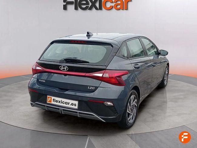 Usado Hyundai i20 84 CV (61 kW) 2024 Gris Utilitario