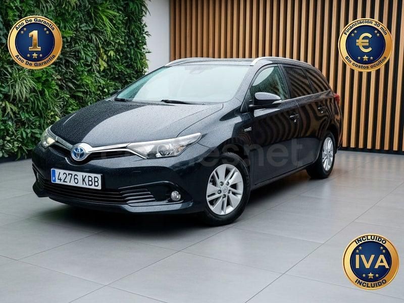 Usado Toyota Auris Hybrid Active 136 CV (100 kW) 2018 Negro Familiar