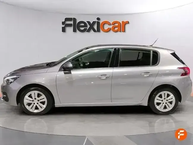 Usado Peugeot 308 Active 130 CV (95 kW) 2021 Gris Berlina