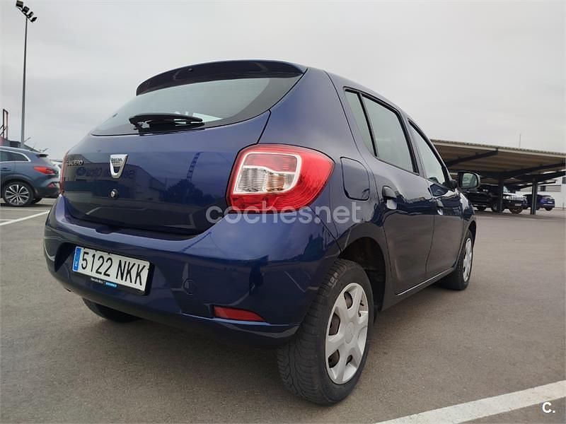 Usado Dacia Sandero Ambiance 75 CV (55 kW) 2016 Azul Berlina