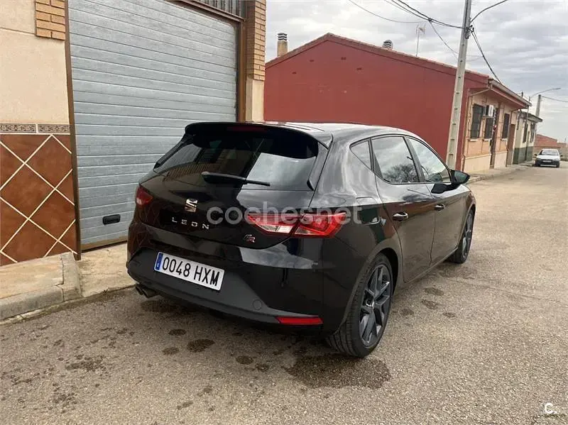 Usado Seat Leon FR 184 CV (135 kW) 2014 Negro Berlina