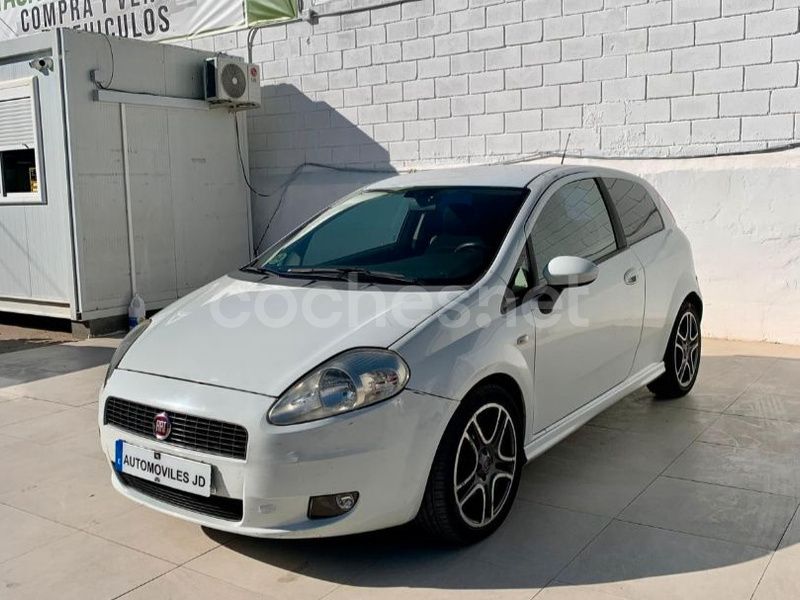 Blanco Usado 2010 Fiat Punto Racing Utilitario | 4490 € (Un poco caro) - Imagen 1/4