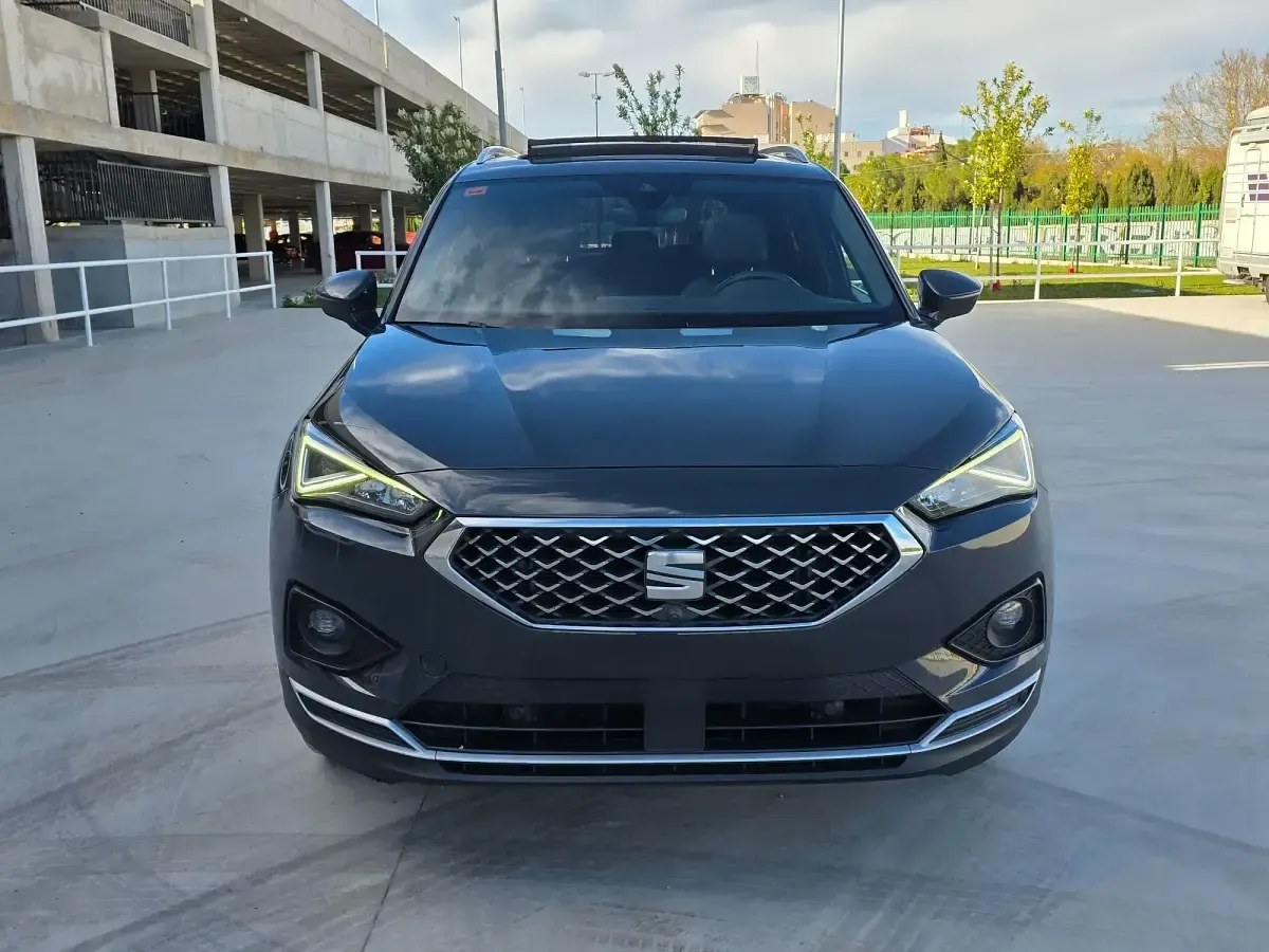 Usado Seat Tarraco 4Drive 200 CV (147 kW) 2021 Gris SUV