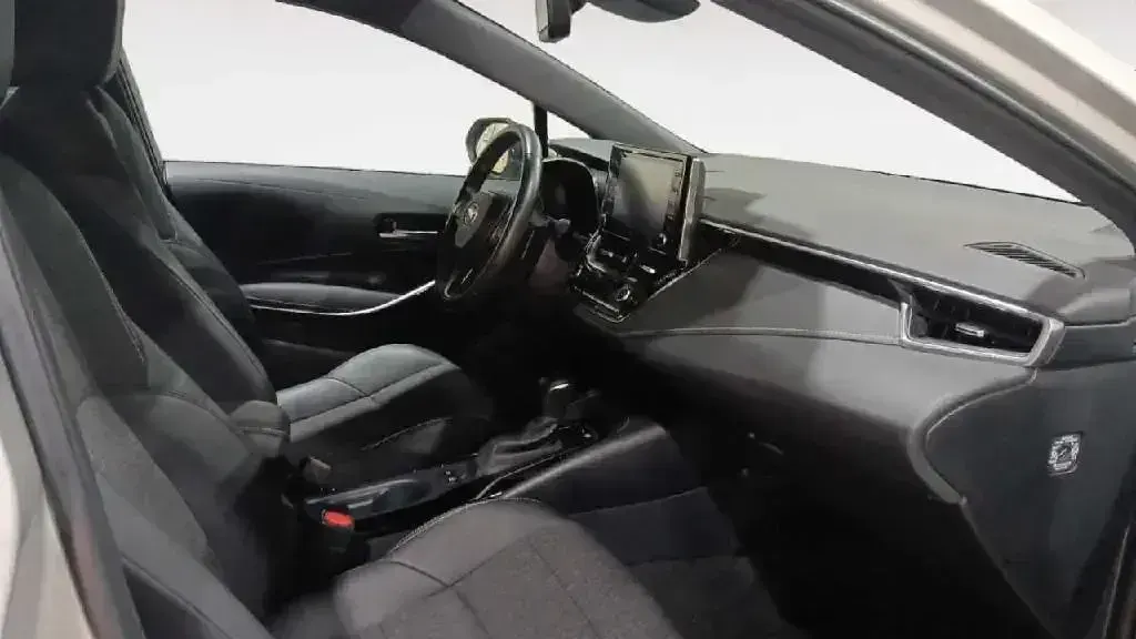 Usado Toyota Corolla Style 180 CV (132 kW) 2021 Gris Berlina