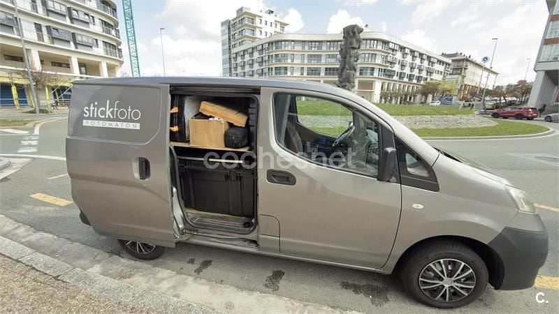Usado Nissan NV200 Comfort 90 CV (66 kW) 2013 Gris / plata Monovolumen