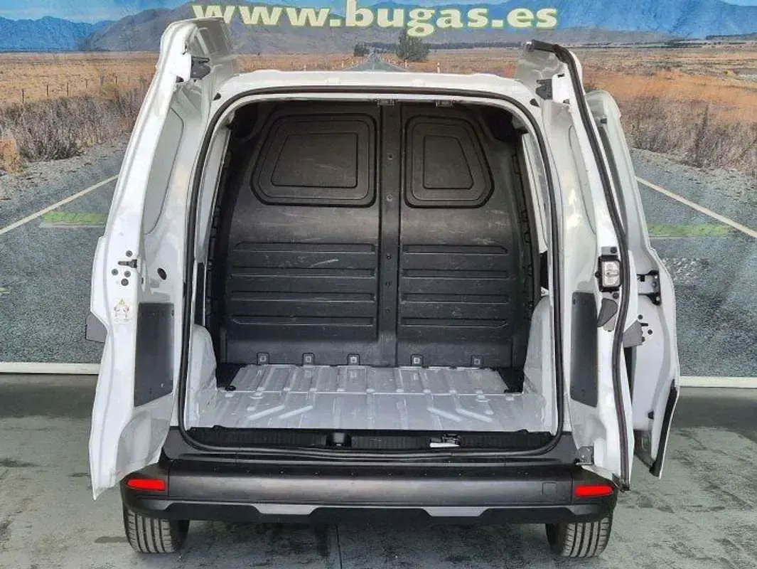 Usado Renault Kangoo 95 CV (69 kW) 2023 Blanco Monovolumen